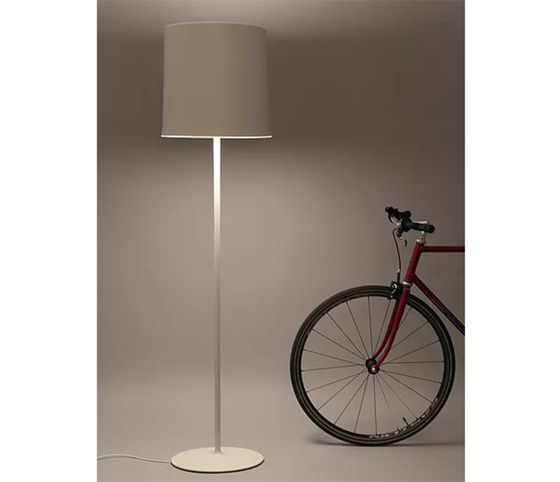 Lámpara de pie Hi Hat grande - Manifesto Design Store